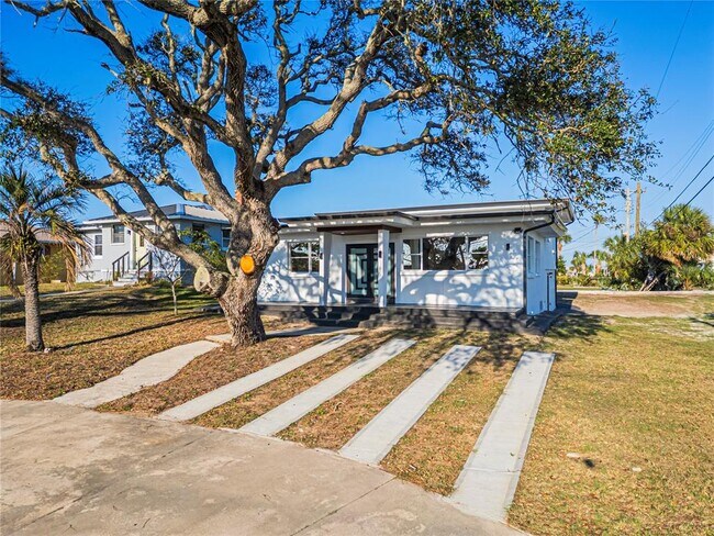 Building Photo - 2061 S Peninsula Dr