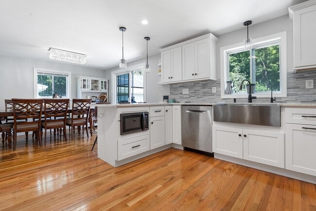 Building Photo - 440 S Main St