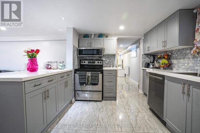 Building Photo - 3 Lakehurst Dr