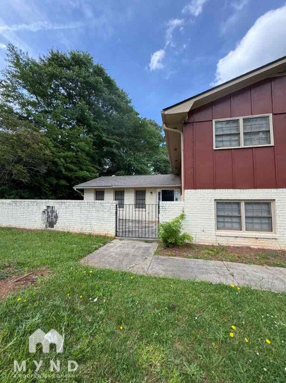 Foto del edificio - 2282 Fairview Rd SE