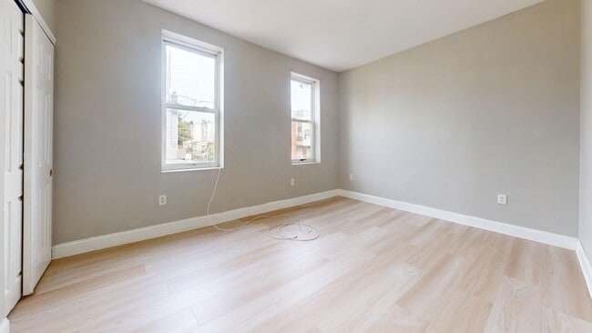 Building Photo - 701 E Clearfield St
