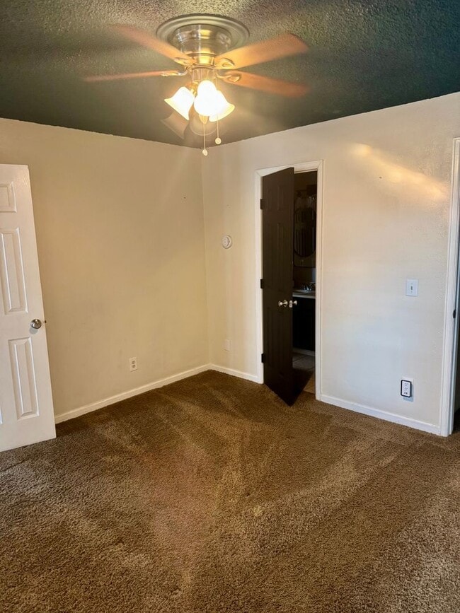 Foto del edificio - 13762 E Lehigh Ave