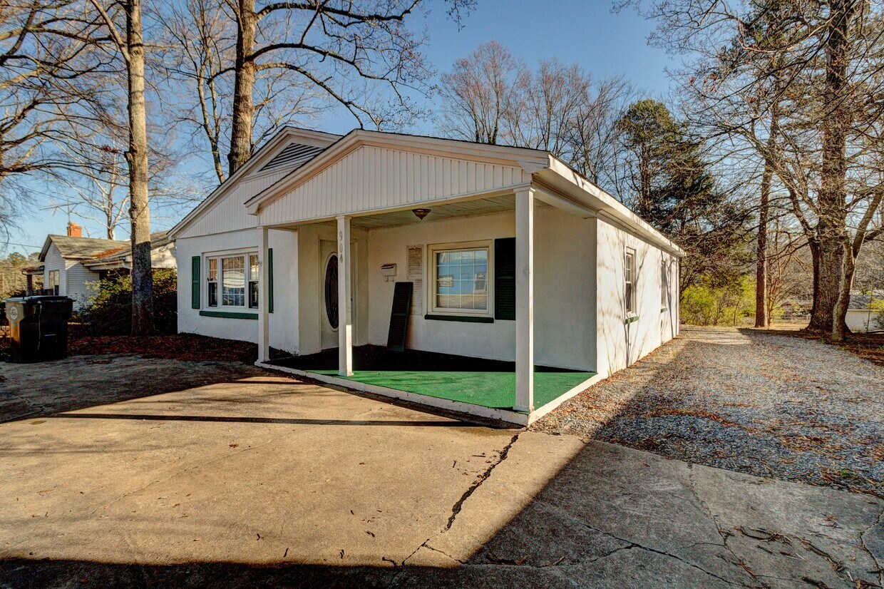 904 E Main St, Cherryville, NC 28021 House Rental in Cherryville, NC