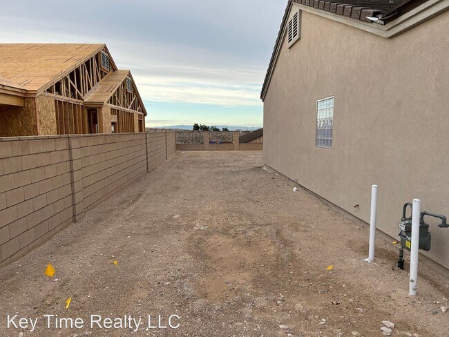 Building Photo - 3 br, 2 bath House - 2222 Hammer Ln