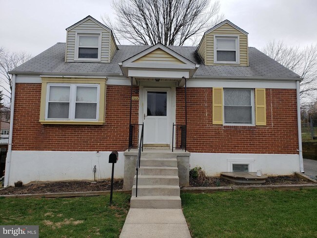 Building Photo - 723 Leafydale Terrace