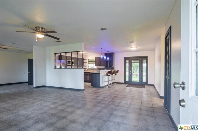 Foto del edificio - 803 Happy Haven Rd