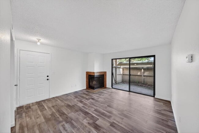 Building Photo - 251 Del Verde Cir