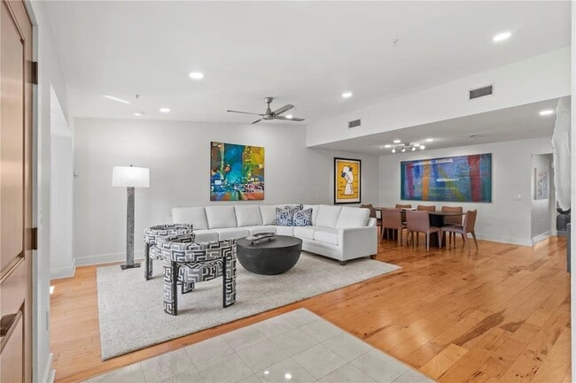 Foto del edificio - 2377 Harbour Oaks Dr