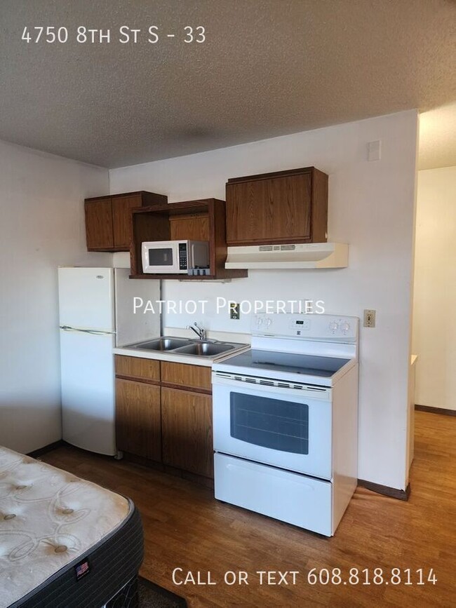 Building Photo - Studio with kitchenette in Wisconsin Rapid...