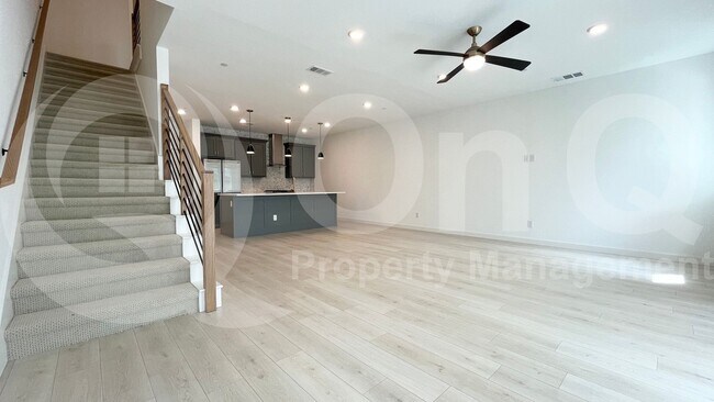 Foto del edificio - 820 Cavitt Ct
