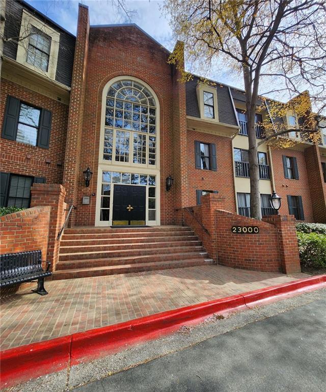 Building Photo - 23311 Plantation Dr NE