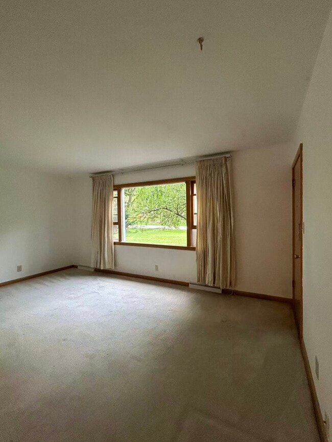 Building Photo - 2345 Brooksprings Dr