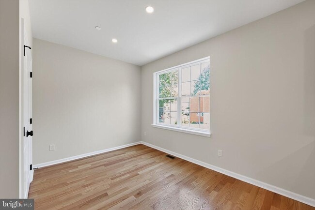 Foto del edificio - 1020 Violet St