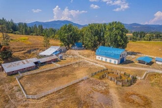 Building Photo - 17778 E Canary Creek Rd