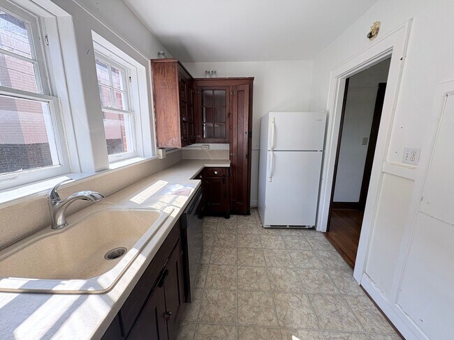 Photo - 716 Forest Ave Apartment