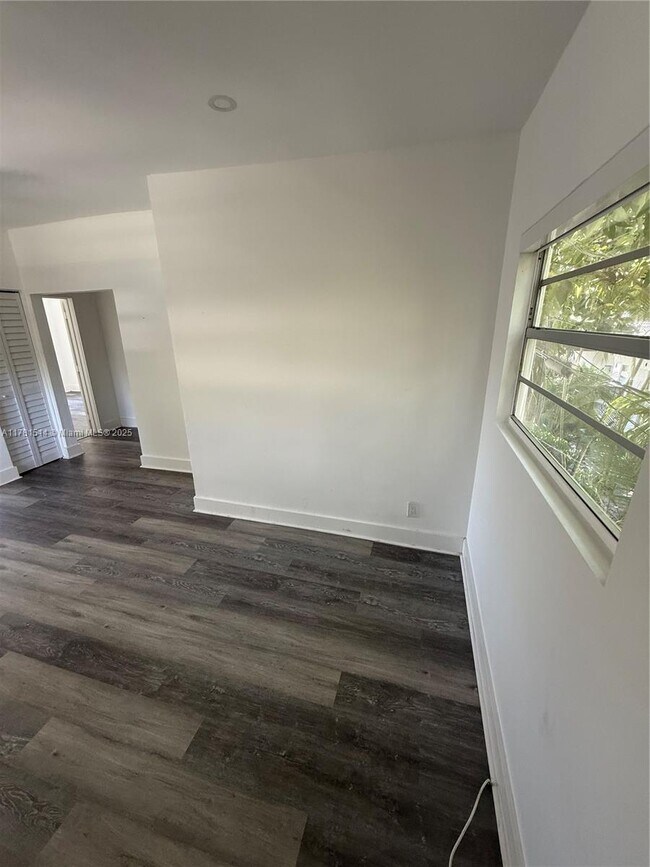 Foto del edificio - 708 SE 6th Ct