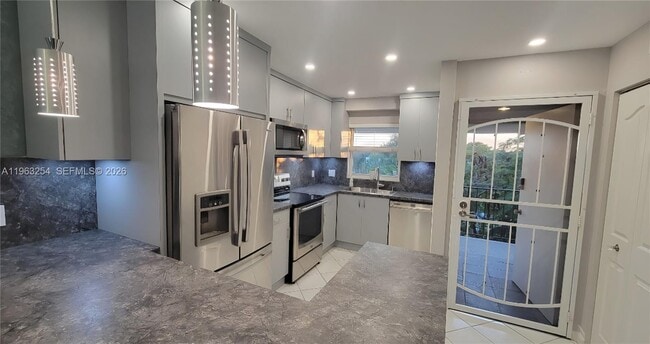 Foto del edificio - 1785 N Andrews Square