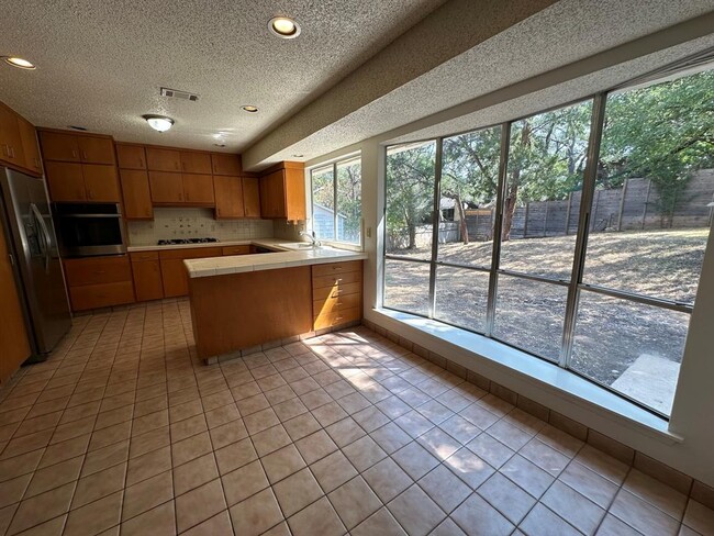 Building Photo - 2314 Farnswood Cir