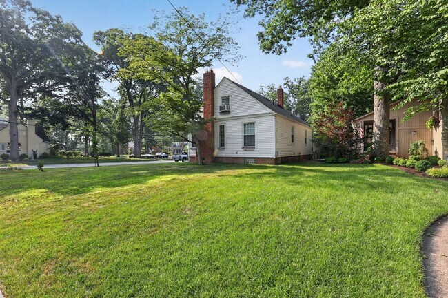 Foto del edificio - 28036 W Oakland Rd