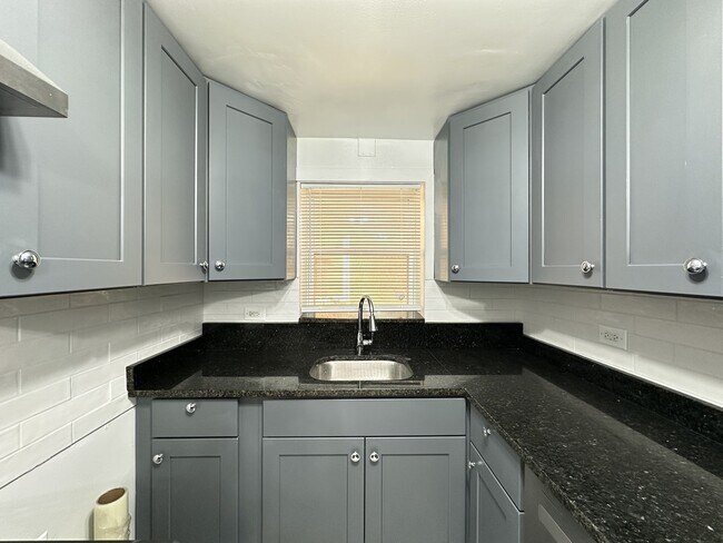 Foto del edificio - 2754 W North Shore Ave
