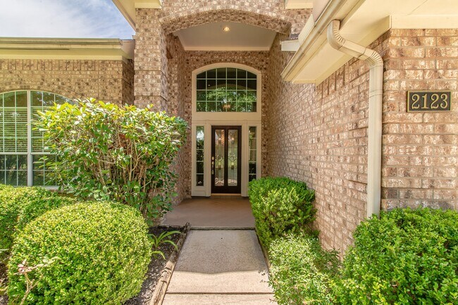Building Photo - 2123 Hill Canyon Ct