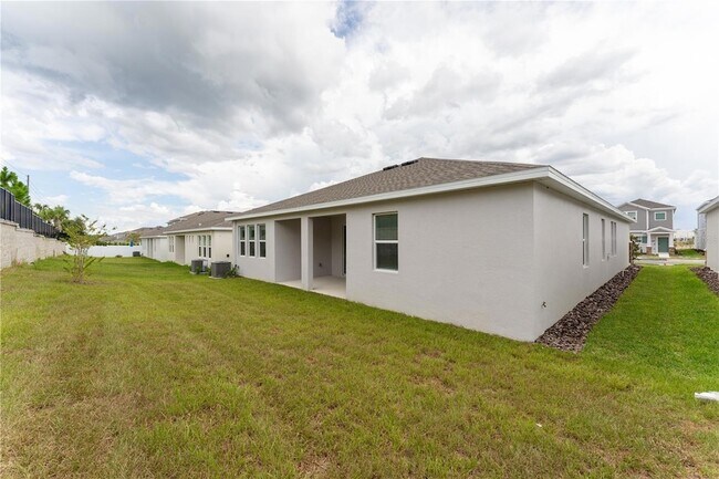 Building Photo - 2035 Rider Rain Ln