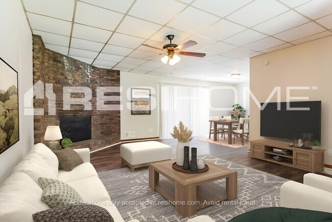 Foto del edificio - 824 Ridge Ln Dr