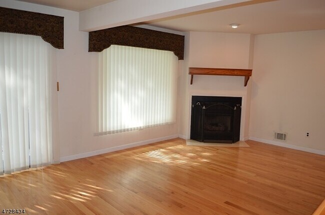 Foto del edificio - 68 Patriots Rd