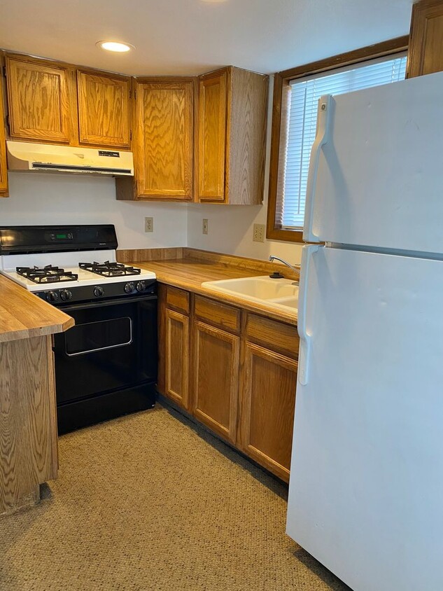 Building Photo - 975 Wilson Ave