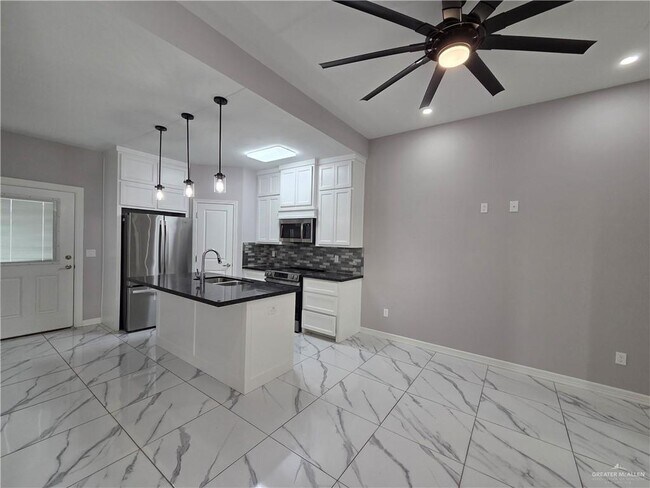 Foto del edificio - 6 6th St