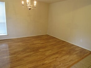 Building Photo - 6338 Applewood Forest Dr