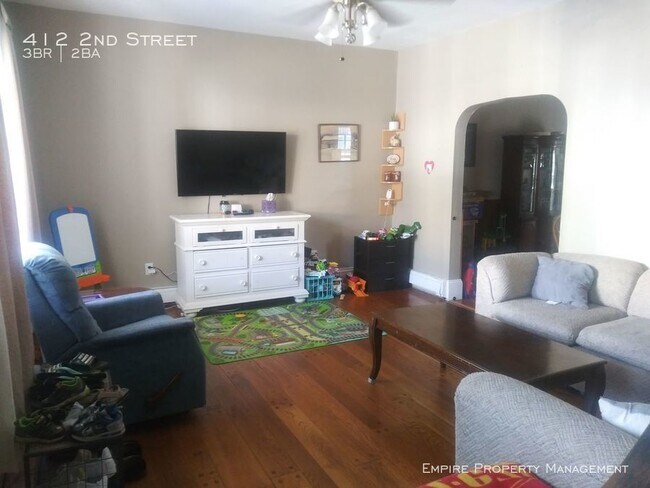 Building Photo - 3 Bedroom 1.5 Bath in Slatington with Garage