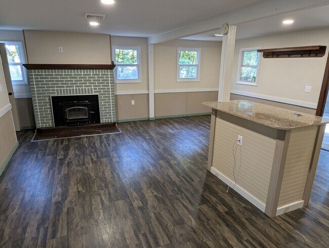 Foto del edificio - Riverfront Bungalow