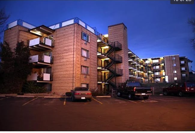 Building Photo - 800 W Belleview Ave