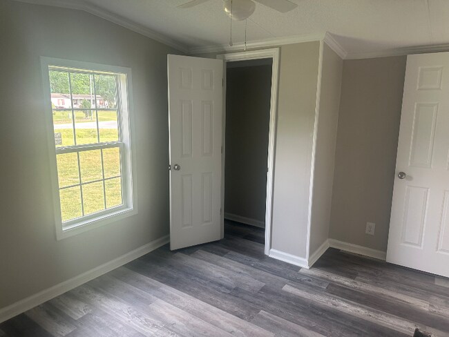 Building Photo - 1410 Elias Ln