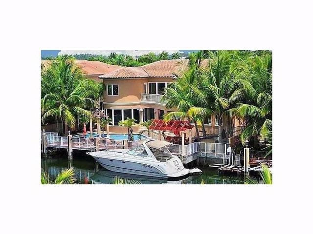 Foto del edificio - 3220 NE 164th St