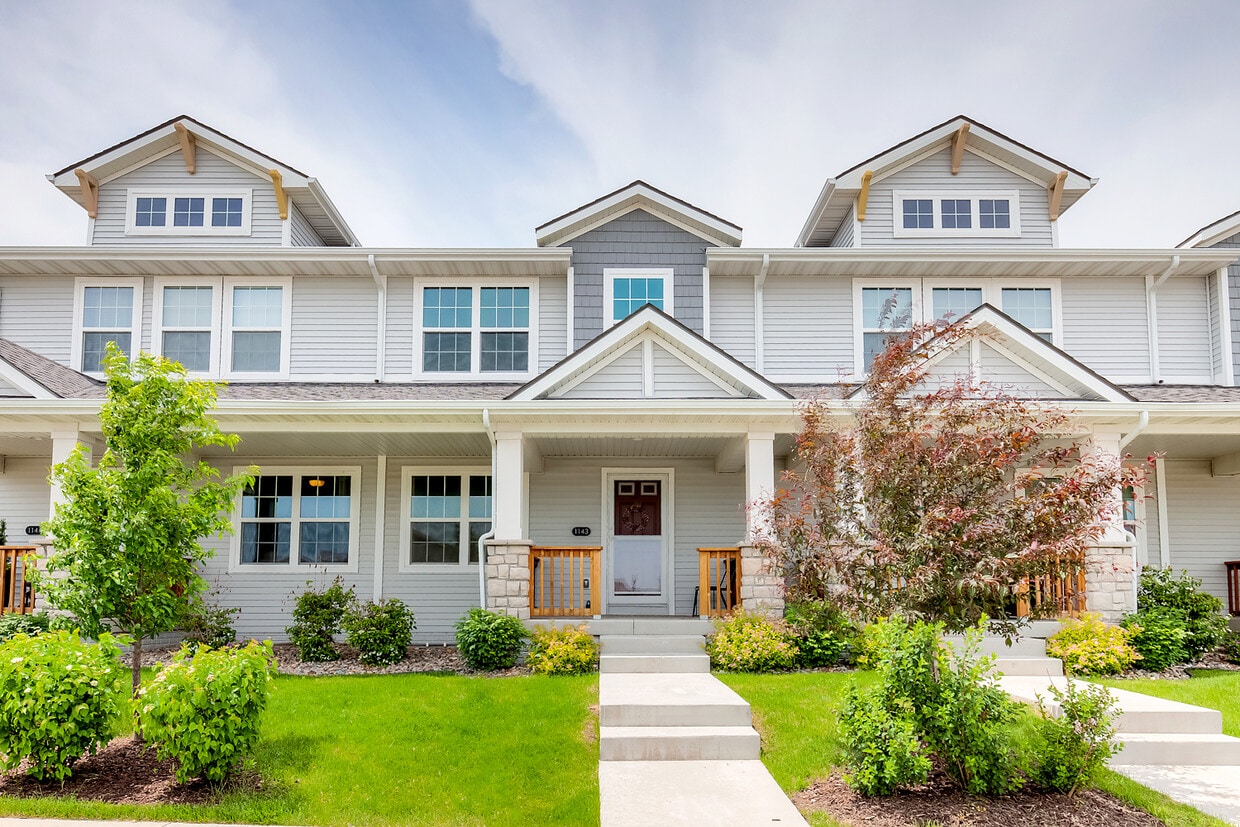 1235 S 91st St, West Des Moines, IA 50266 Townhome Rentals in West Des Moines IA