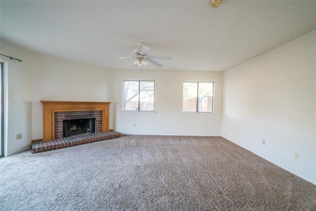 Building Photo - 3120 Mayfair Dr