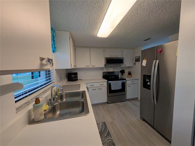 Foto del edificio - 3100 Ocean Shore Blvd