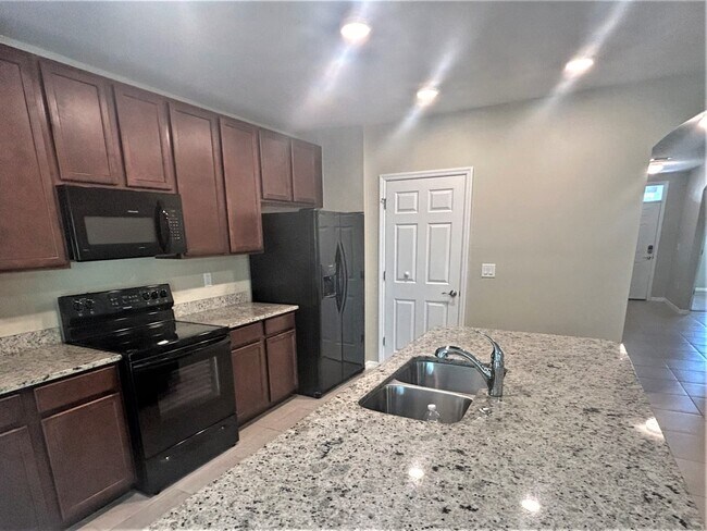 Foto del edificio - 675 Hadley Place East