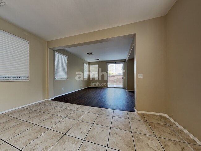 Foto del edificio - 9875 Travis Lake Ct