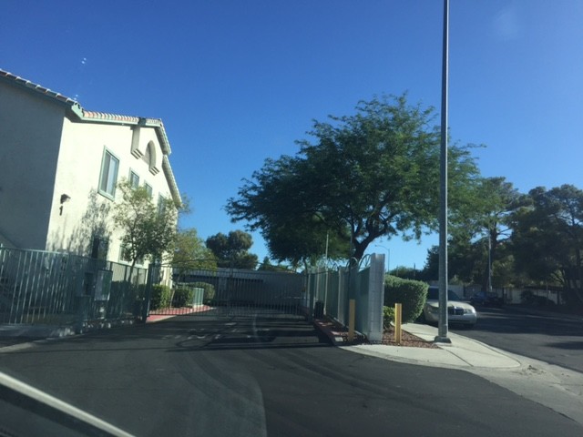 Foto del edificio - 4960 Harrison Dr