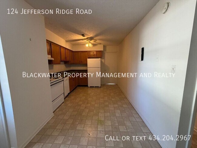 Foto del edificio - 124 Jefferson Ridge Rd