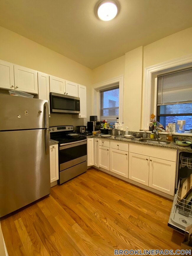 Foto del edificio - 1463 Beacon St