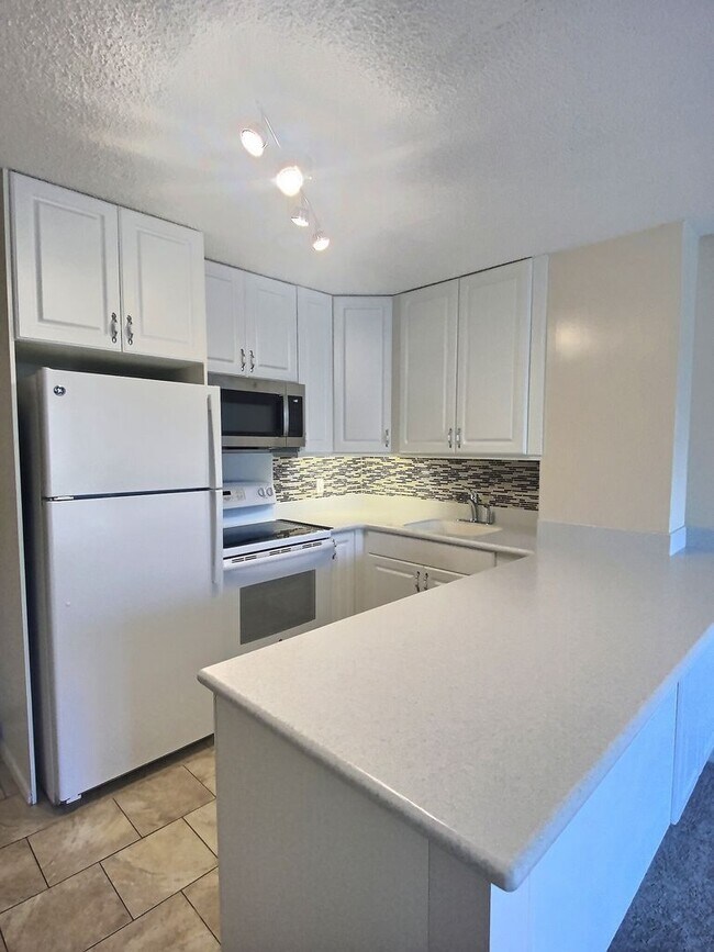 Foto del edificio - Cute 1 bedroom 1 bath with parking