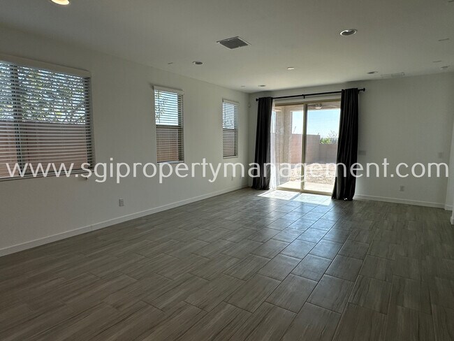 Foto del edificio - 5 Bedroom, 3 Bath Wadell home
