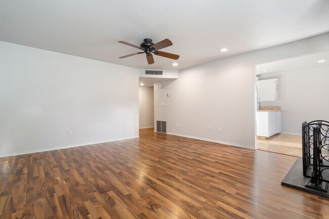 Foto del edificio - 303 Gage Blvd