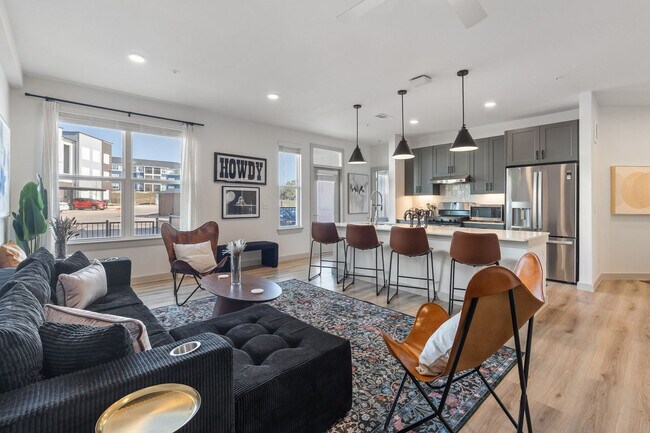 Building Photo - 1301 Leah Ave