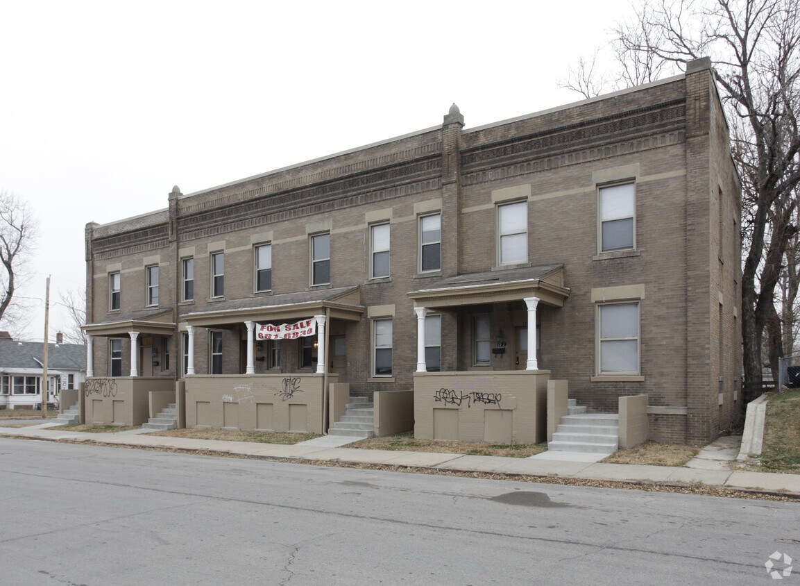 Building Photo - 1301 S 28th St