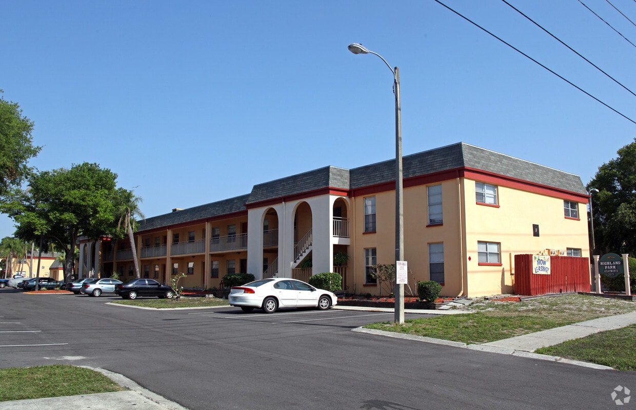 Building Photo - Highland Park